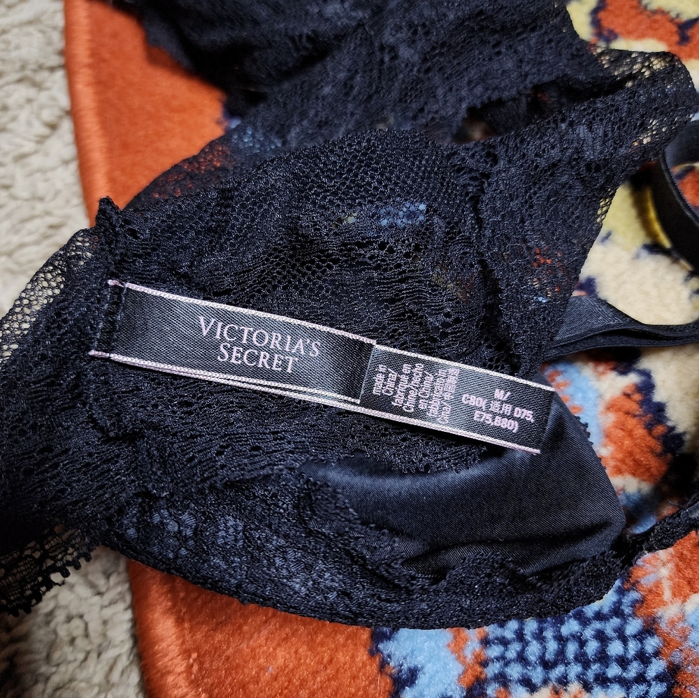 Victoria's Secret Black Lace Bralette - Picture 7 of 7